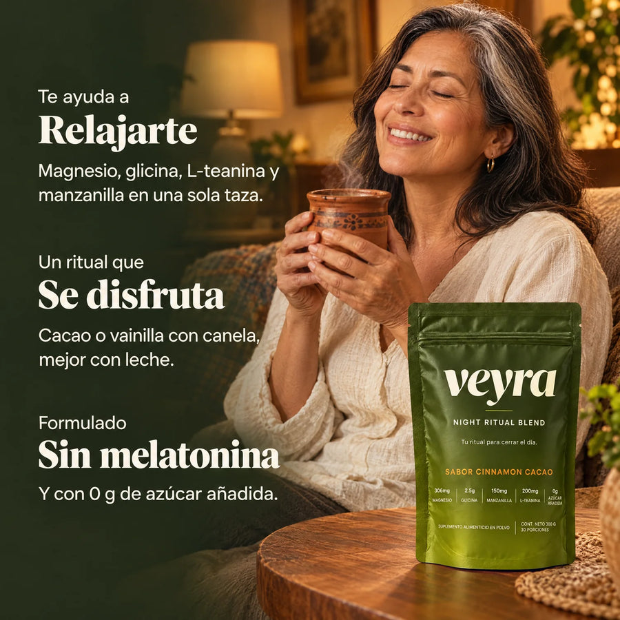 Mujer disfrutando una taza de Veyra: te ayuda a relajarte, se disfruta con cacao o vainilla y no tiene melatonina